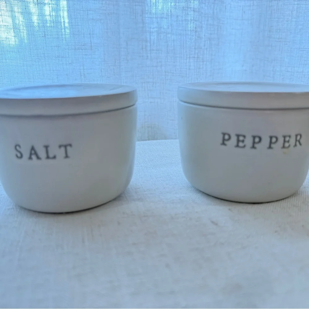 Full set of kitchen items - Picture 5 of 11